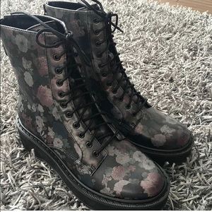 Kendall & Kylie Black Floral Hunt Combat Boot